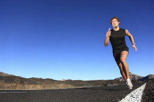 Runner receiving knee pain treatment through stem cell therapy in Los Angeles